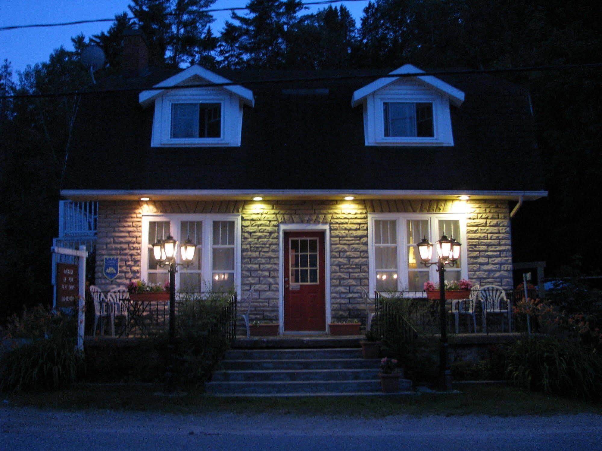 Auberge De Mon Petit Chum B&B Wakefield Exteriér fotografie